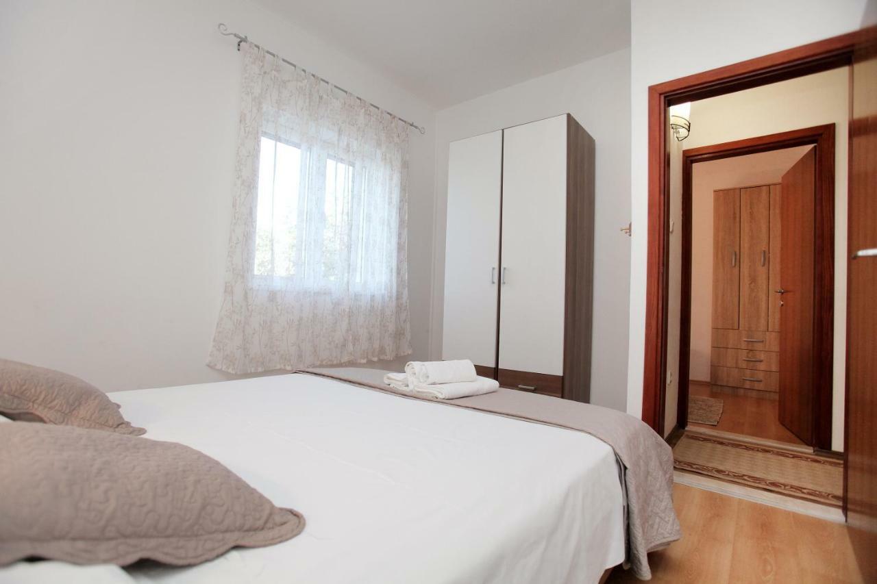Apartman Tone Trogir Bagian luar foto