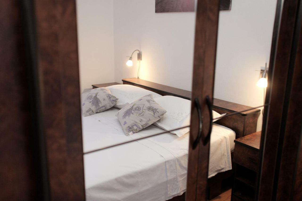 Apartman Tone Trogir Bagian luar foto